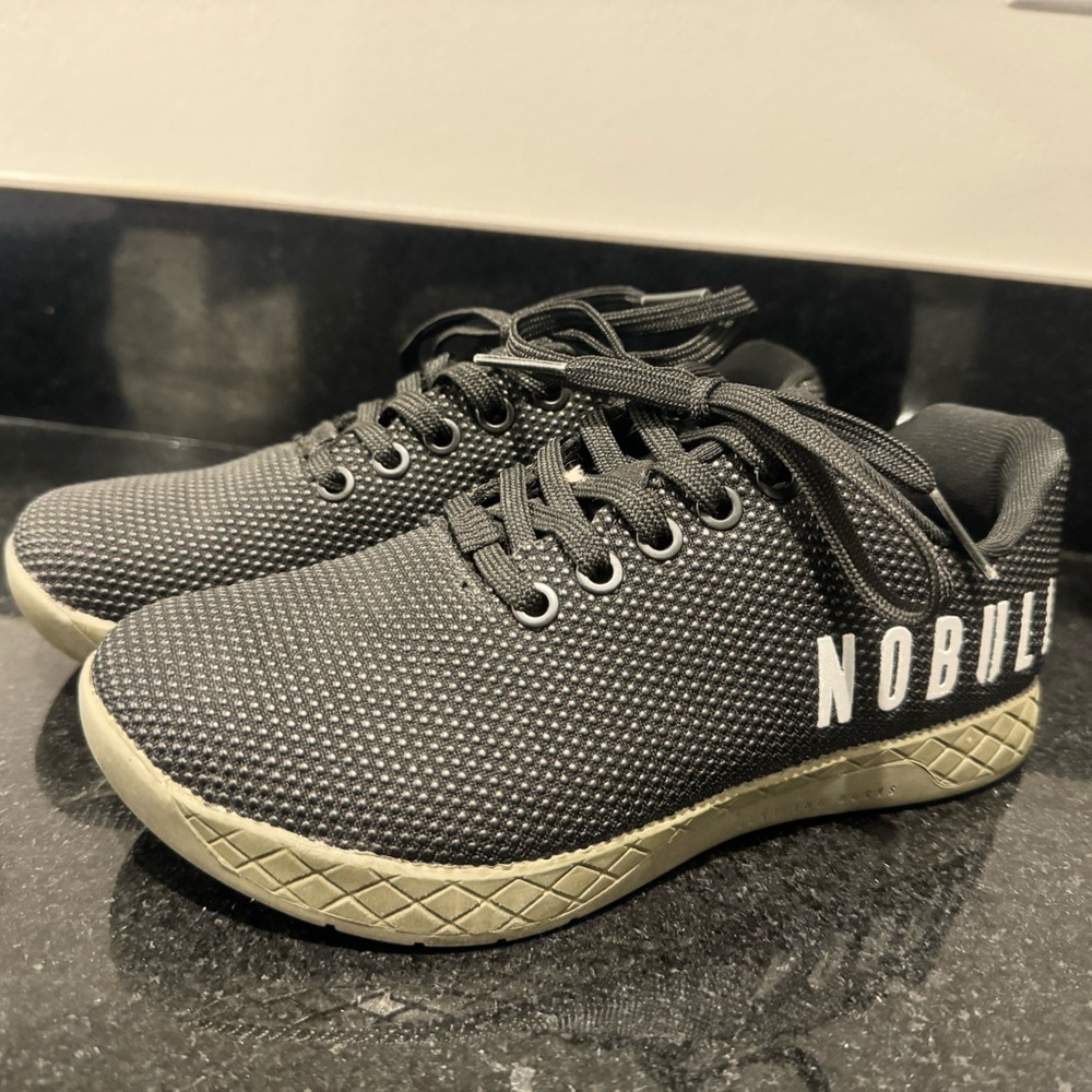 NOBULL running Shoes Women’s 5.5 Men’s 4 Black EEUC worn once
